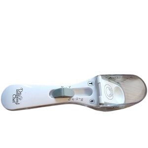 NEW—The Pampered Chef Adjustable Measuring Spoon 2229